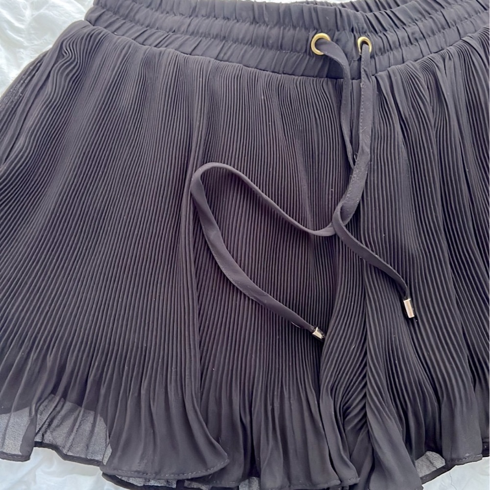 Pleated flowy shorts